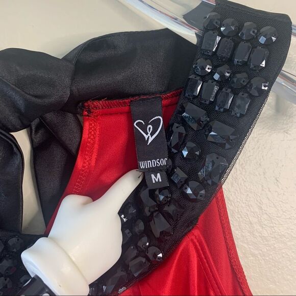 WINDSOR Tie Halter Cocktail Party Dress Valentine - Picture 4 of 11